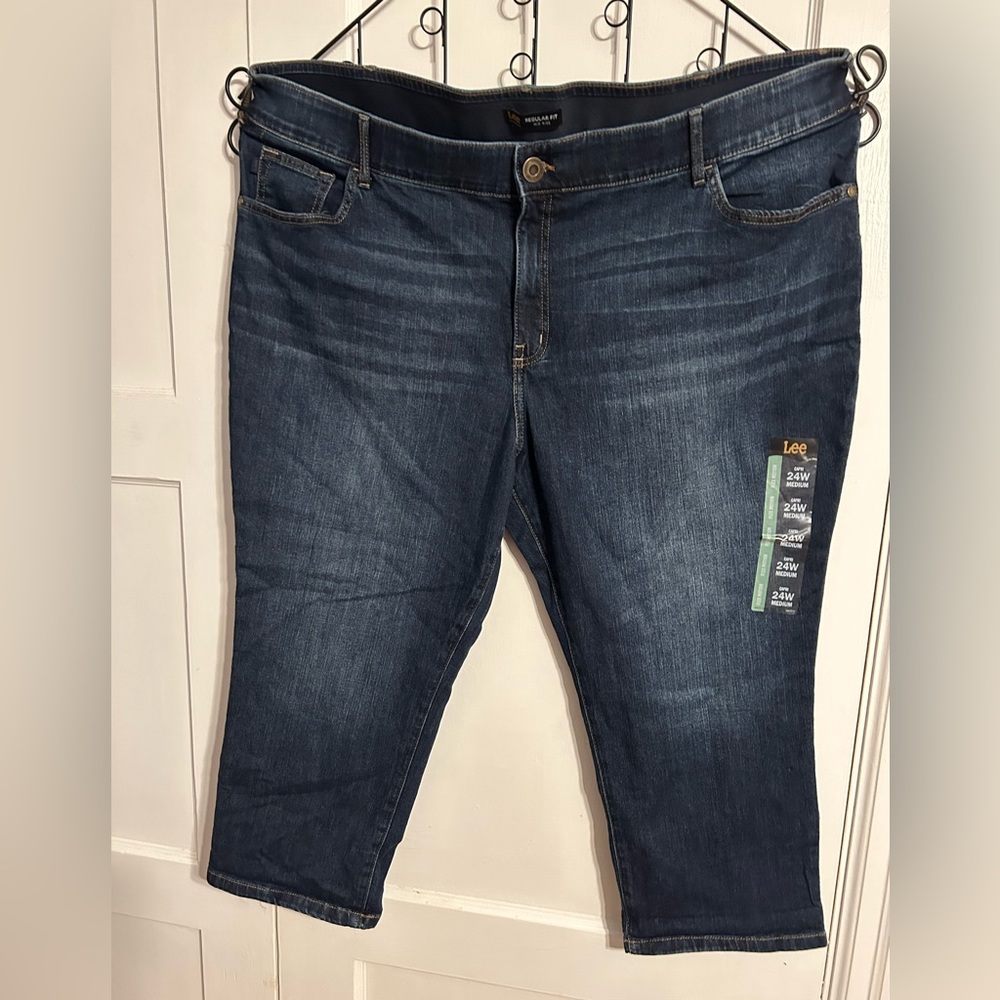 NWT Lee Womens Regular Fit Mid Rise Capri